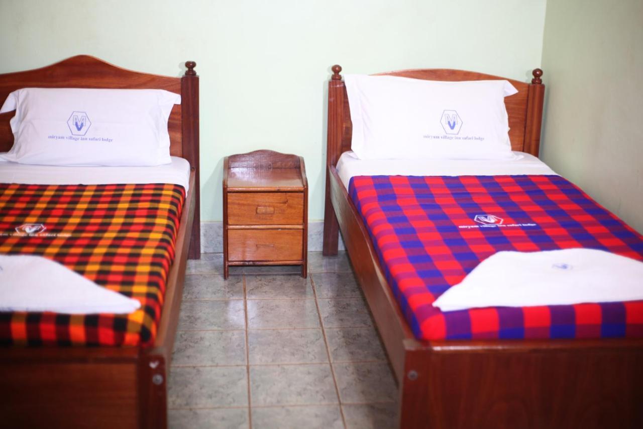 Miryams Village Inn Safari Lodge Sultan Hamud Exterior photo