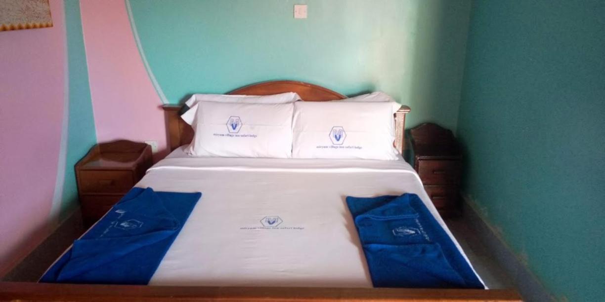 Miryams Village Inn Safari Lodge Sultan Hamud Exterior photo